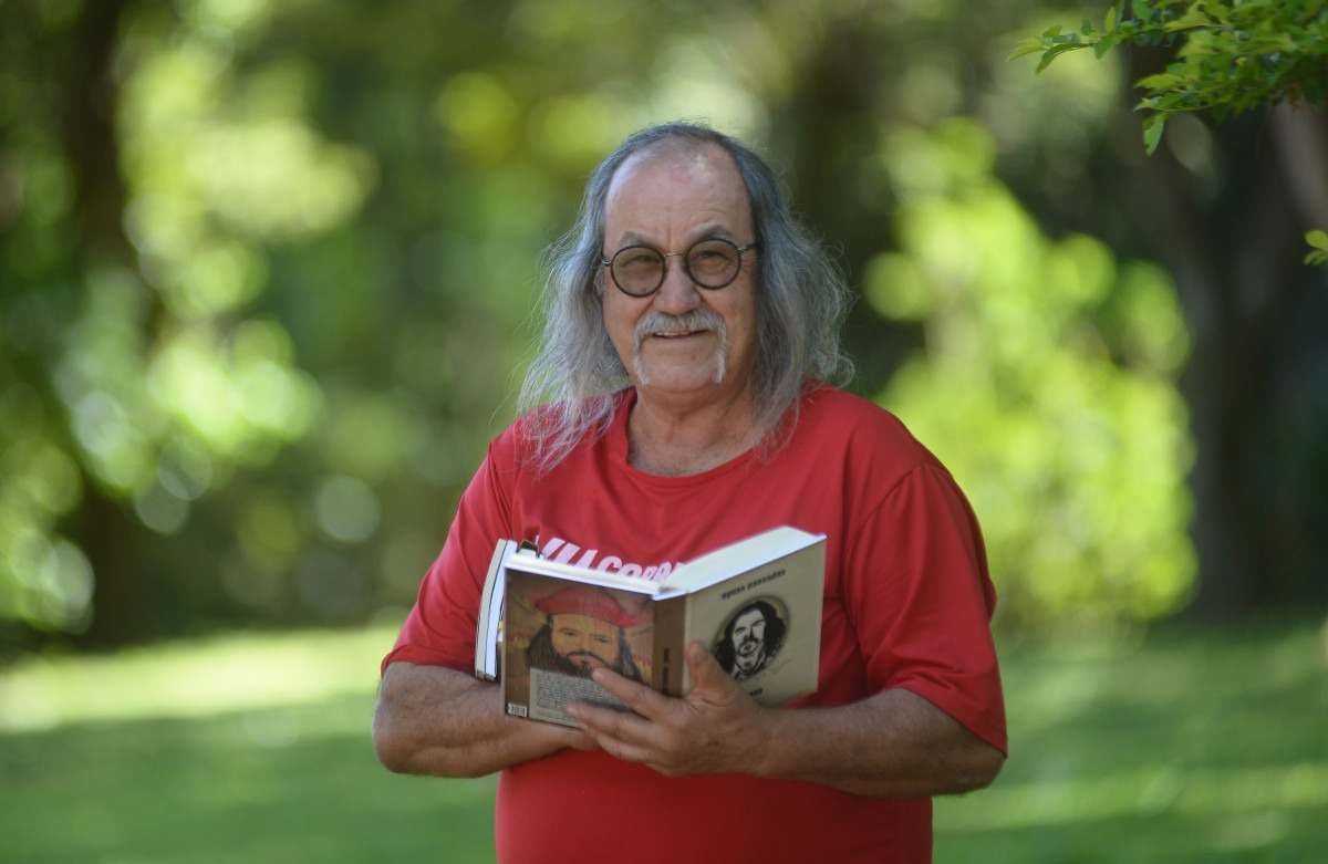 Poeta detalha o surgimento do movimento literário brasiliense