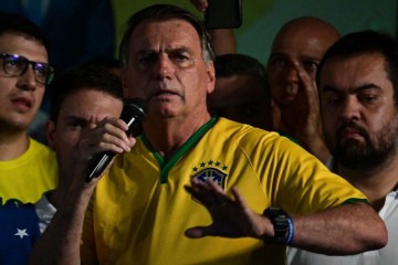 Jair Bolsonaro convidou seus apoiadores a manifestação do dia 21 de abril em Copacabana, no Rio de Janeiro -  (crédito: Pablo PORCIUNCULA / AFP)