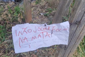 Bombeiros encontraram bilhete na porteira de entrada ao pasto -  (crédito: Corpo de Bombeiros/Divulgação)