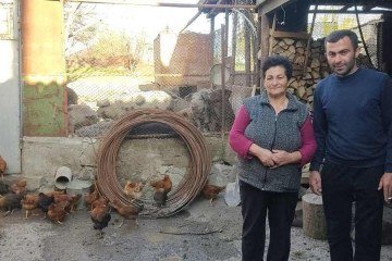 Aram Hovsepyan e a mãe, Susana, tiveram que abandonar a terra natal com o resto da família  -  (crédito:  Rodrigo Craveiro/CB)