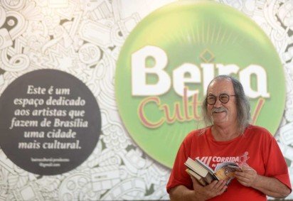  18/04/2024 Credito: Ed Alves/CB/DA.Press. Cidades. Caderno Especial Aniversário de Brasilia 64 Anos. Na foto, José Soter - Poeta - No Beirute. 