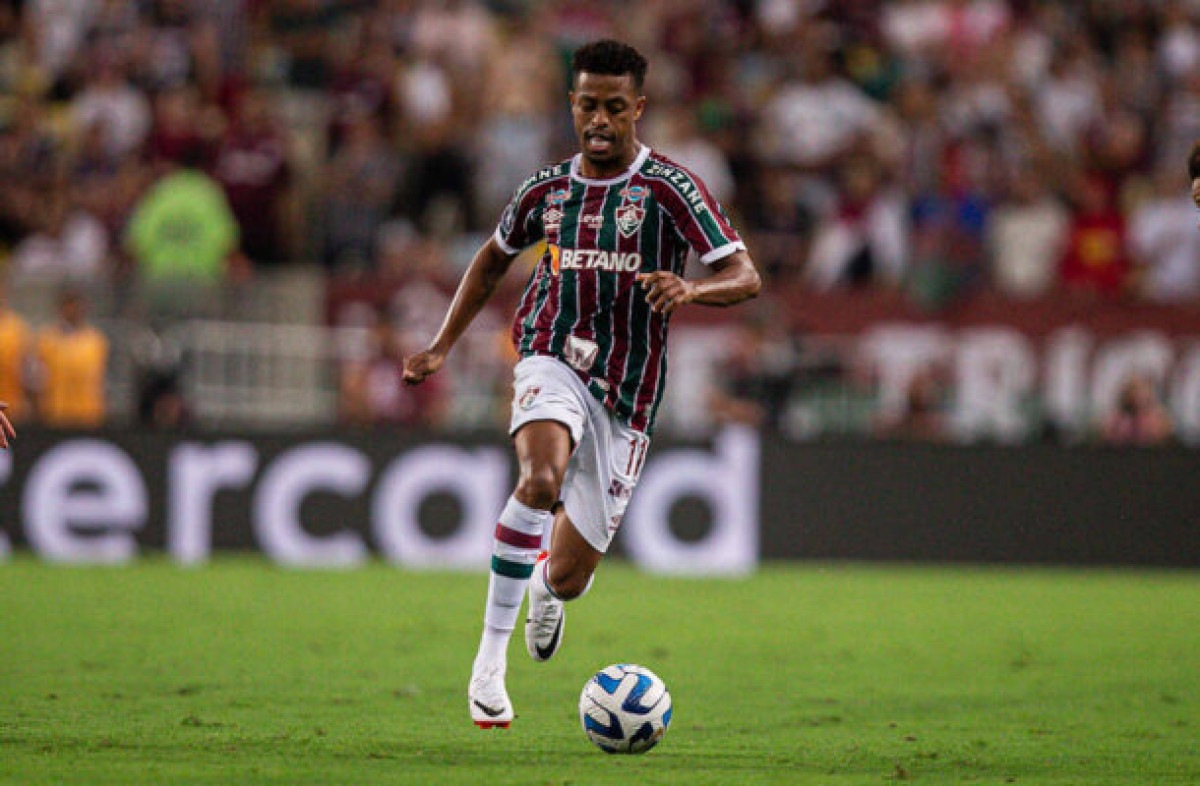 Keno se recupera de lesão e volta aos treinos no Fluminense