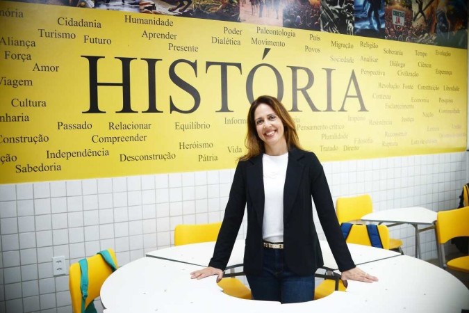 Viviane Lima, diretora do CEF 102 Norte, desenvolve projetos inovadores para combater o desinteresse escolar -  (crédito:  Ed Alves/CB/DA.Press)