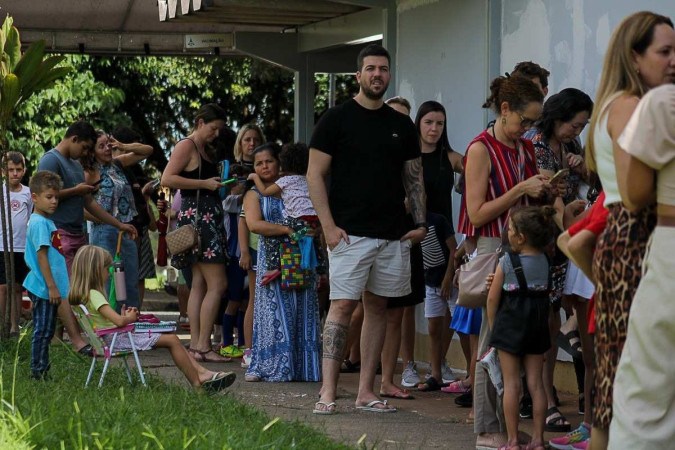 Adolescentes de 10 e 14 anos que tenham tomado uma dose da vacina contra a dengue já podem estar aplicando a segunda dose do imunizante -  (crédito:  Kayo Magalhães/CB/D.A Press)