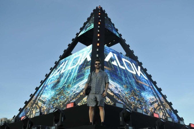  17/04/2024 Credito: Minervino Junior /CB/DA.Press. Cidades. Especial AniversÃ¡rio de Brasilia 64 anos. PreparaÃ§Ã£o da festa do aniversario de brasilia -Palco do show e entrevista com Alok.