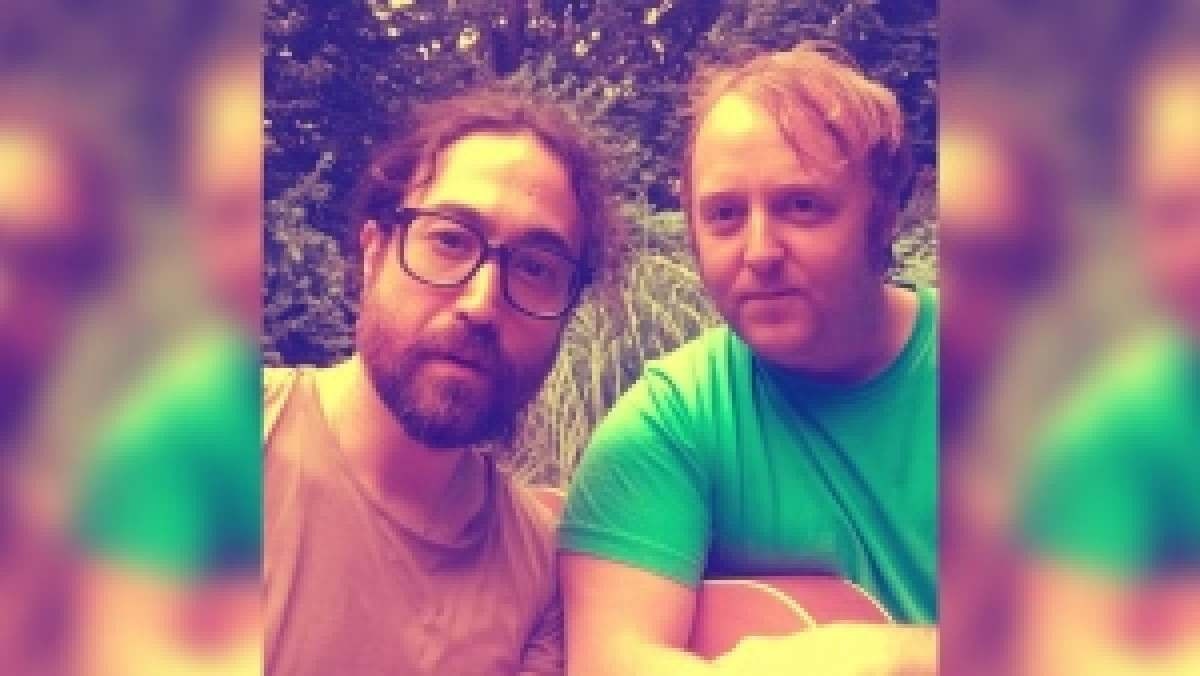 Filhos de John Lennon e Paul McCartney escrevem música juntos