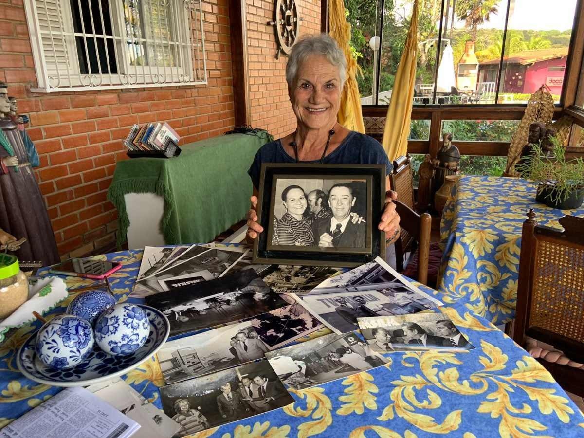 Silvia Valladares guarda com muito carinho seu retrato com o presidente JK 