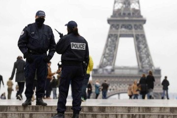Polícia de Paris  -  (crédito: Thomas Samsom/AFP)