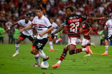 Flamengo larga o BR-24 na frente. São Paulo penou nas mãos de Carpini  -  (crédito: Foto: Marcelo Cortes/Flamengo)