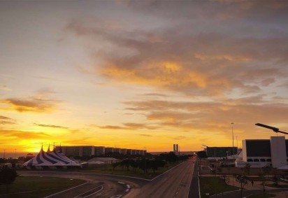 Verão começa oficialmente neste domingo (21/12) -  (crédito: Ed Alves/CB/D.A Press)