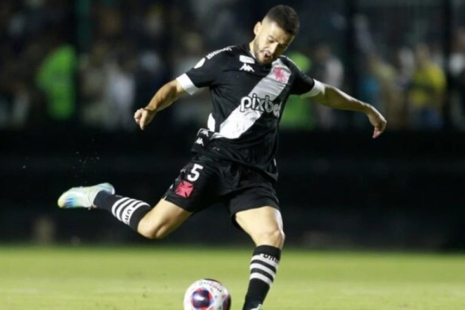 Patrick de Lucca (esq.) comemora gol do Vasco com assistência sua, pelo Carioca -  (crédito: Foto: Matheus Lima/Vasco)