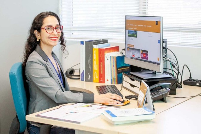 Morando em Brasília há mais de 10 anos, a pesquisadora diz que tem muitos momentos e memórias especiais na cidade -  (crédito: Sergio Velho Júnior/Fiocruz Brasília)