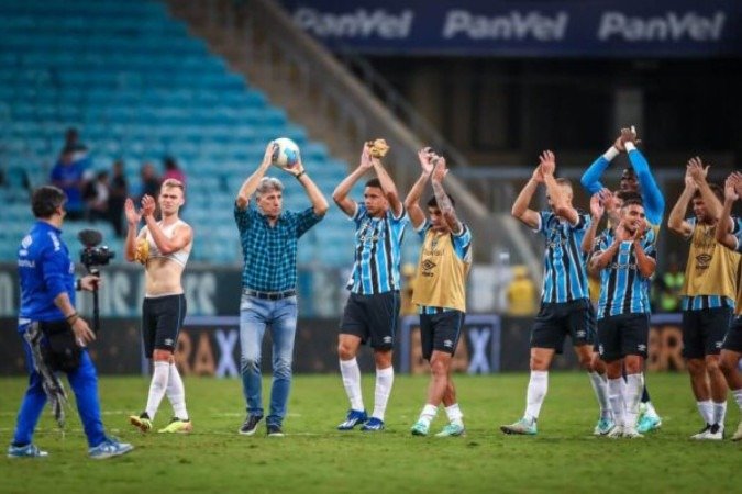 Renato Gaúcho enaltece desempenho do time e alterna jogadores para evitar lesões - (crédito: Foto: Lucas Uebel/Grêmio) Renato Gaúcho enaltece desempenho do time e alterna jogadores para evitar lesões - (crédito: Foto: Lucas Uebel/Grêmio)