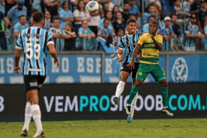 Com o apoio da torcida, Grêmio leva a melhor sobre o Cuiabá, em Porto Alegre -  (crédito: Foto: AssCom Dourado)