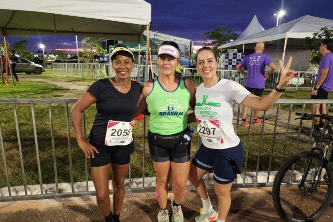 Meura de Fátima Ataides, Katia Cândido e Samara Dantas na maratona de Brasília