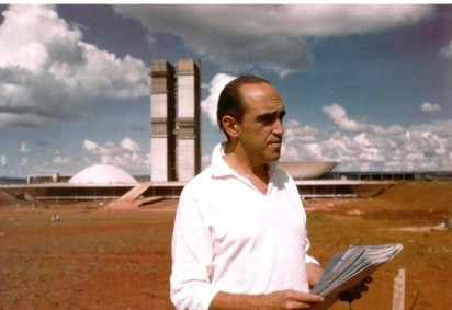 Oscar Niemeyer, o arquiteto que ajudou a construir Brasília. -  (crédito: Arquivo Público do DF )