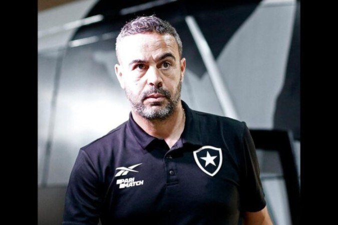 Artur Jorge, técnico do Botafogo, elogia atitude do time - (crédito: Foto: Vitor Silva / Botafogo) Artur Jorge, técnico do Botafogo, elogia atitude do time - (crédito: Foto: Vitor Silva / Botafogo)