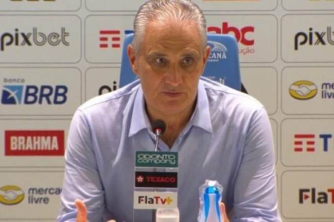 Tite diz que recebeu cusparada no rosto em empate contra o Palmeiras -  (crédito: Foto: Reprodução Youtube)