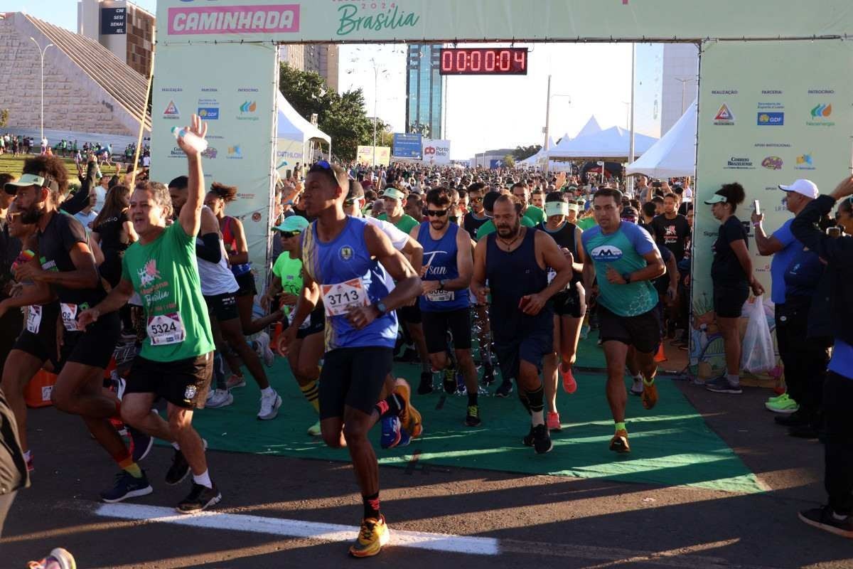  Brasília, 21.04.2024-Maratona Brasília 2024.Largada das provas de 3, 5 e 10 kilometros. Foto Luís Tajes