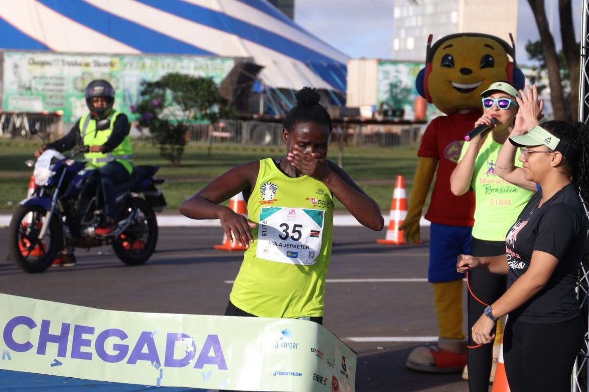  Brasília, 21.04.2024-Maratona Brasília 2024.Viola Jepketer, vencedora da prova de 21k.Foto Luís Tajes