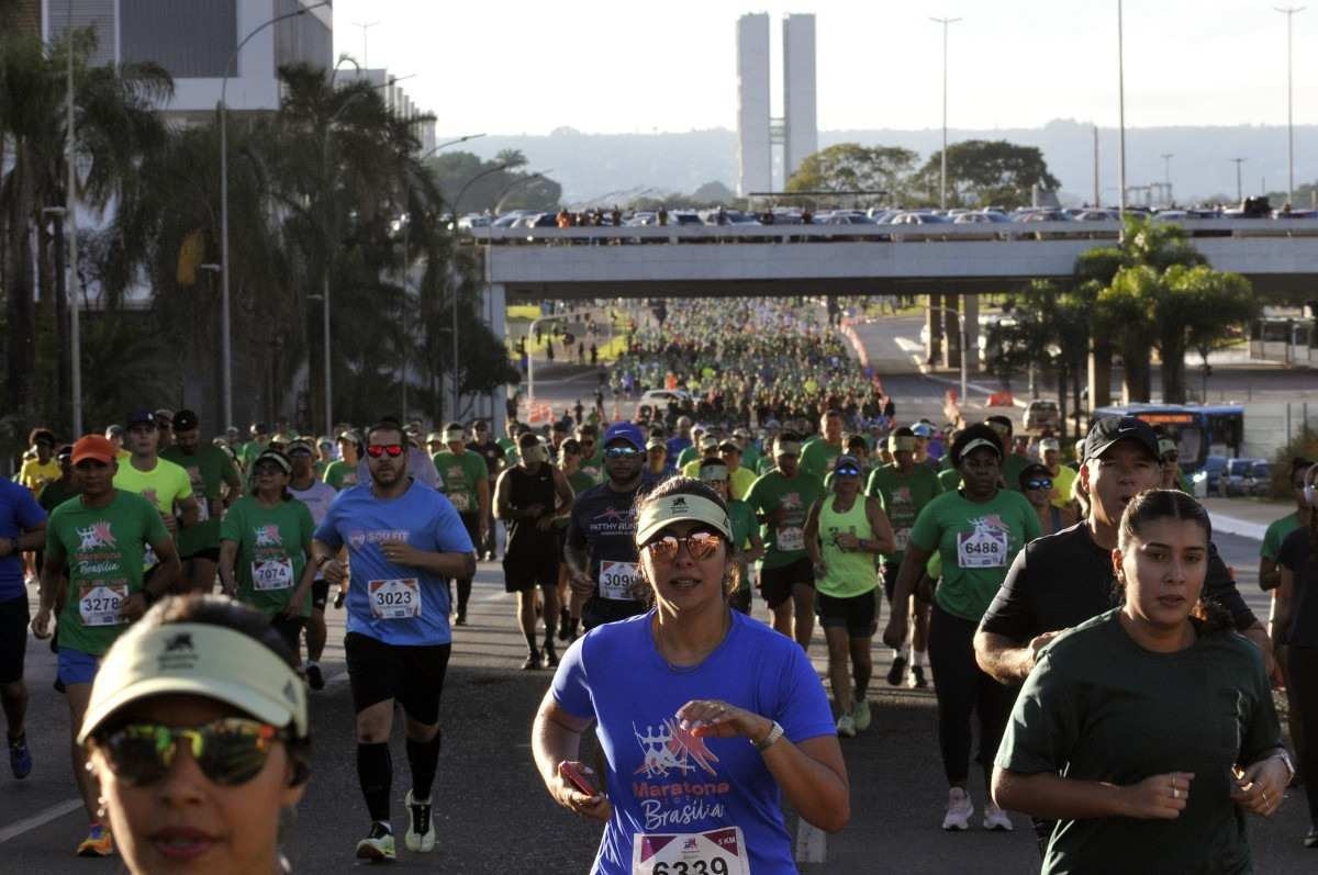 Corrida reúne milhares de corredores para celebrar o aniversário de Brasília