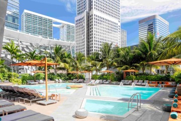 Conheça o EAST Miami, o hotel perfeito para se hospedar durante a etapa de Fórmula 1 em Miami - Uai Turismo