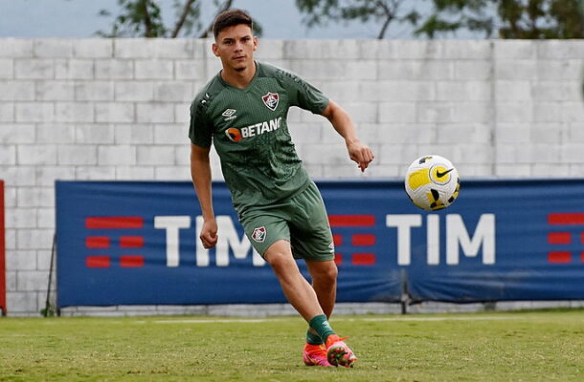 Sem espaço, Fluminense empresta Marcos Pedro ao Tombense