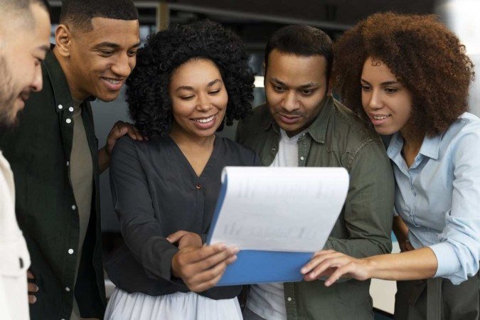 Empresas estão investindo mais em programas com foco em reparação e inclusão - (crédito: Freepik/Reprodução) Empresas estão investindo mais em programas com foco em reparação e inclusão - (crédito: Freepik/Reprodução)