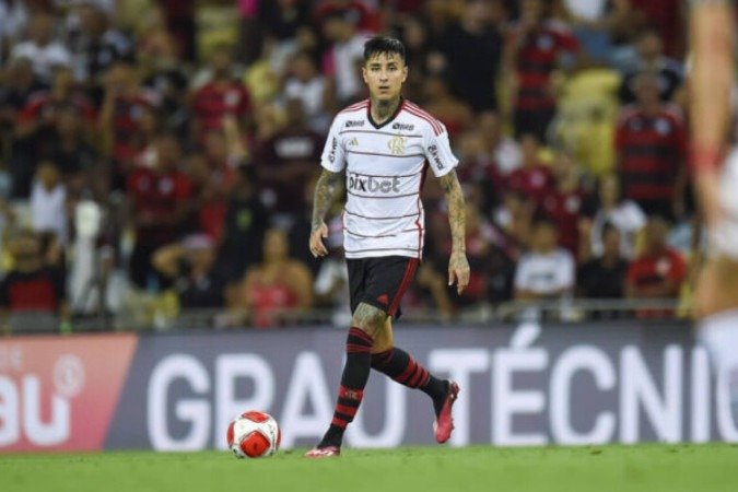Pulgar em campo no jogo entre Palmeiras e Flamengo -  (crédito: Foto: Cesar Greco/Palmeiras)