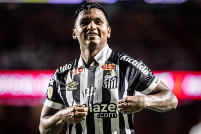 Morelos pode ganhar nova chance no Santos -  (crédito: Foto: Raul Baretta/Santos)