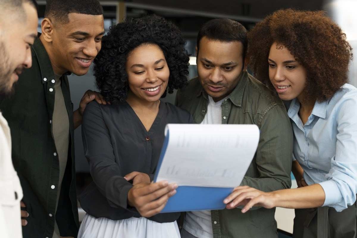 Jovens negros são destaque em programas de estágio e trainee