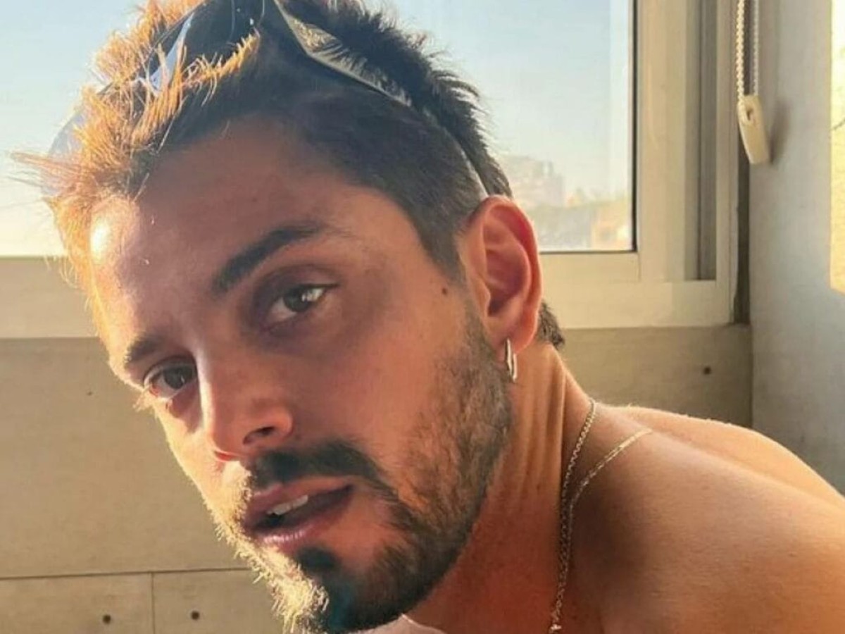 Rodrigo Simas desabafa sobre representatividade após assumir ser bissexual
