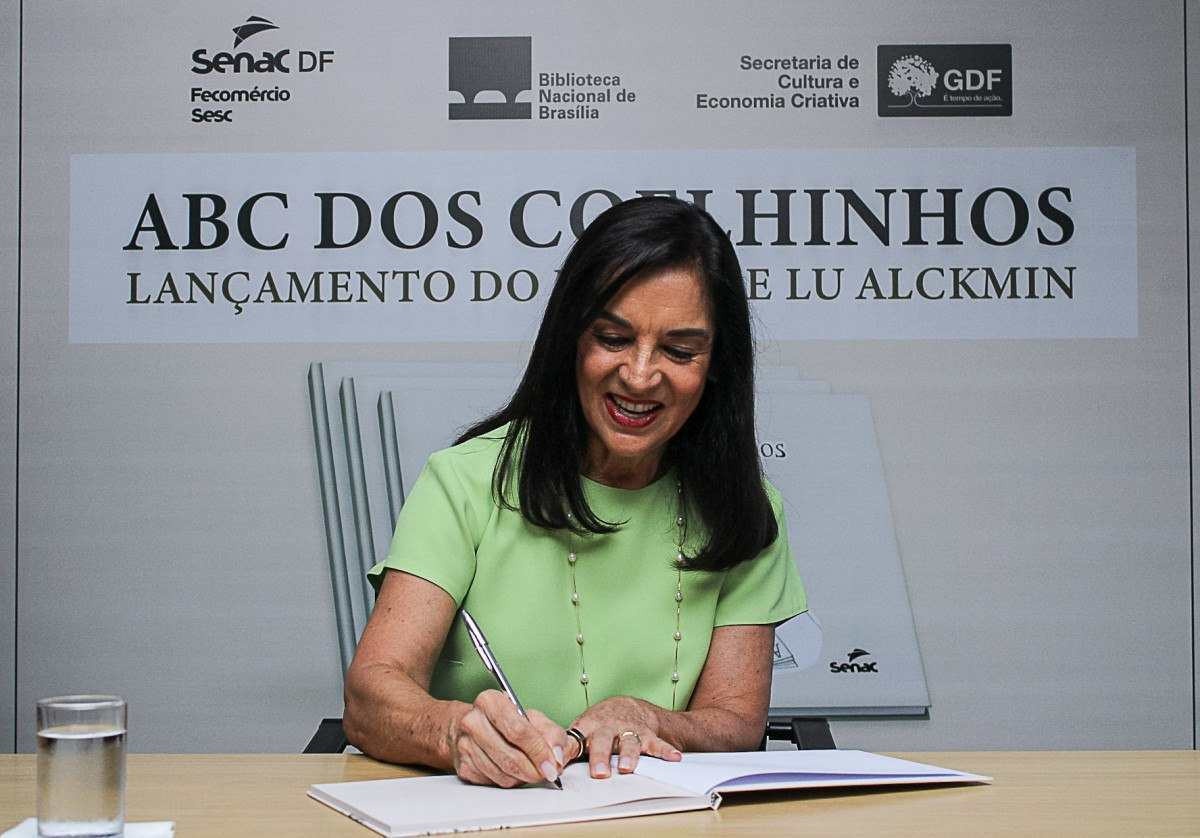 Lançamento do livro ABC dos Coelhinhos, de Lu Alckmin, ocorreu na Biblioteca Nacional 