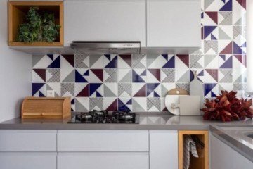 Estampas modernas e coloridas dos azulejos trouxeram mais reconhecimento para o material (Imagem: Estúdio São Paulo | Projeto Studio Tan-Gram) -  (crédito: EdiCase - Decoração -> Revista do CB)