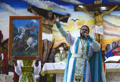 Padre Abuna Dario Aphrem Brasil celebra missa de São Jorge: 'A devoção é muito grande' -  (crédito:  Marcelo Ferreira/CB/D.A Press)