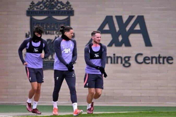 Jogadores do Liverpool durante treinamento da equipe - Foto: Divulgação/Liverpool -  (crédito: Divulgação/Liverpool)