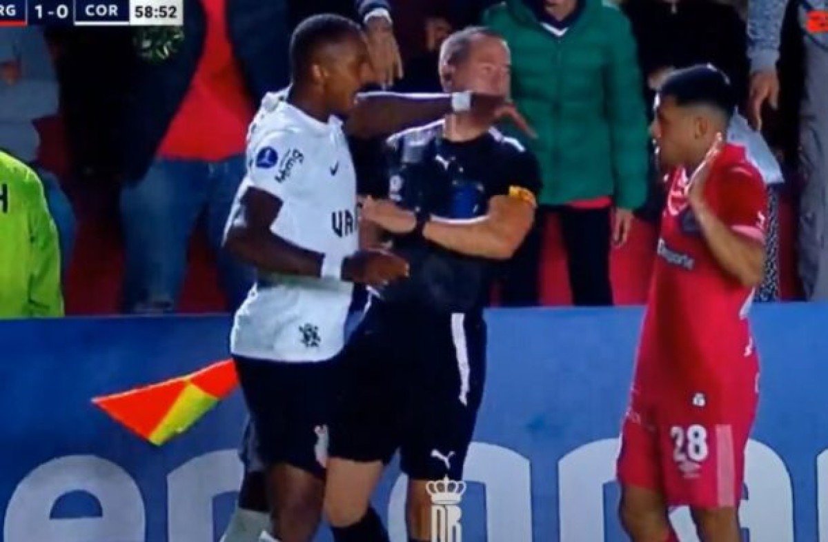 Corinthians perde para os reservas do Argentinos Jrs na Sul-Americana