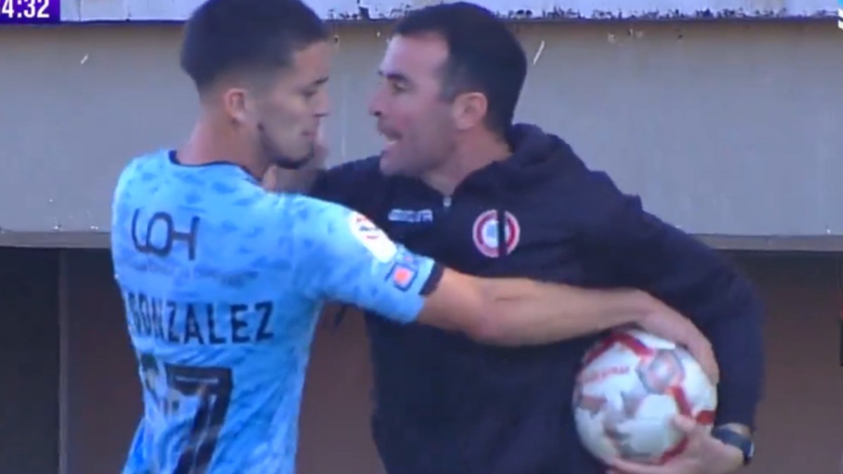 Técnico de adversário do Cruzeiro já foi expulso por motivo inusitado; veja vídeo -  (crédito: No Ataque Internacional)