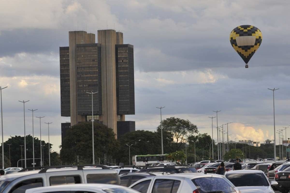 Focus: às vésperas do Copom, mercado vê juros mais altos ao fim do ano