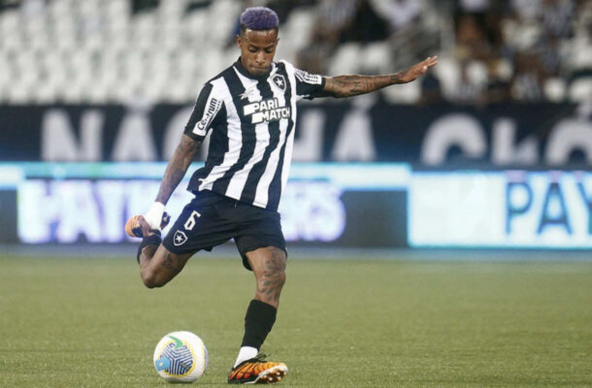 Tchê Tchê se recupera de problema clínico e pode ser titular do Botafogo na Libertadores