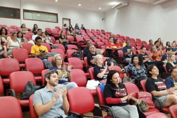 Público presente na reunião conjunta sobre a greve da UnB, na Faculdade de Ceilândia