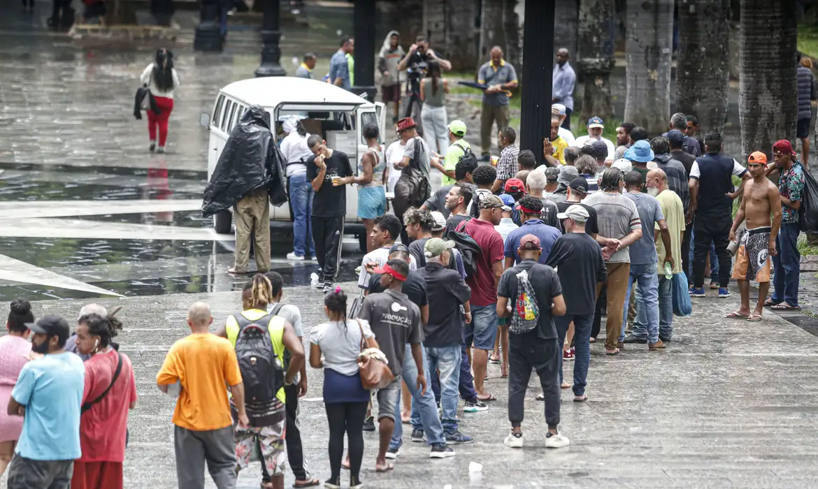  Vereadora denuncia PM por impedir doação de comida à população de rua -  (crédito: EBC)