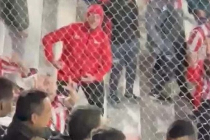 Mais de um caso de gestos racistas foi visto em estádio na Argentina -  (crédito: Foto: Reprodução de redes sociais)