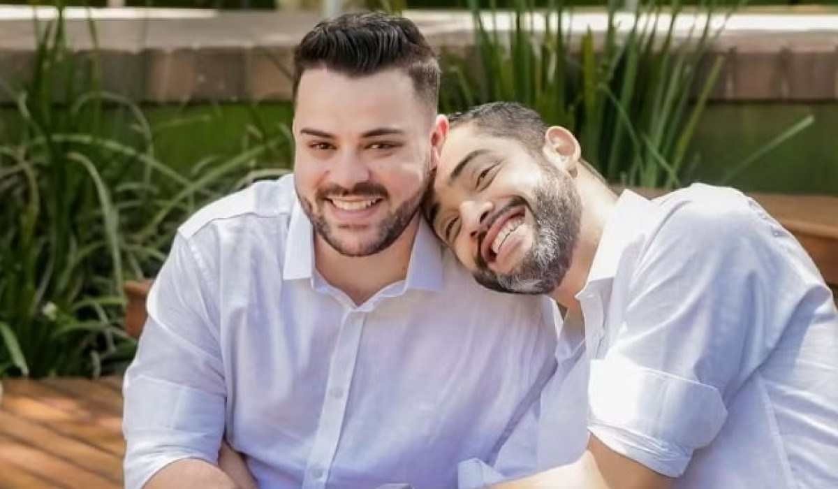 Empresa se recusa a fazer convite de casamento gay e diz sofrer 