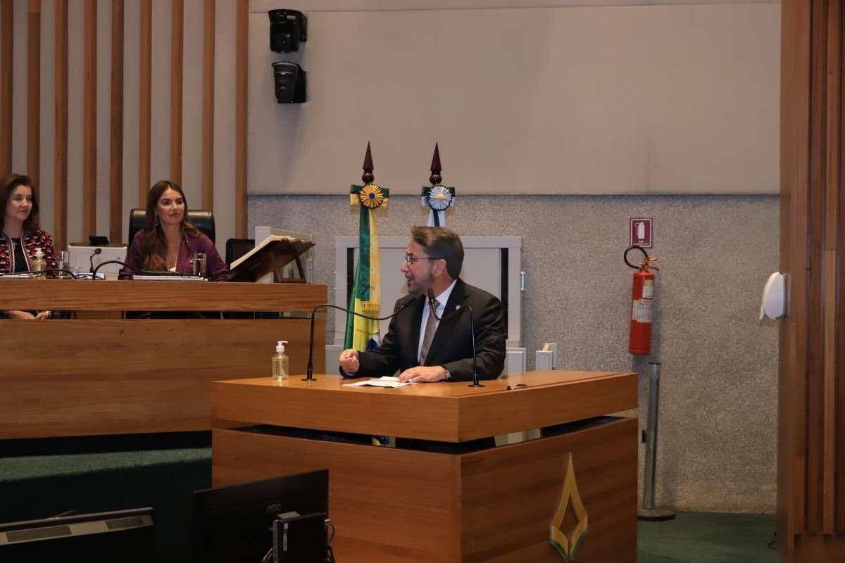  Sessão Solene Outorga de Título de Cidadão Honorário de Brasilia ao Senhor Guilherme Machado, presidente do Correio Braziliense.     