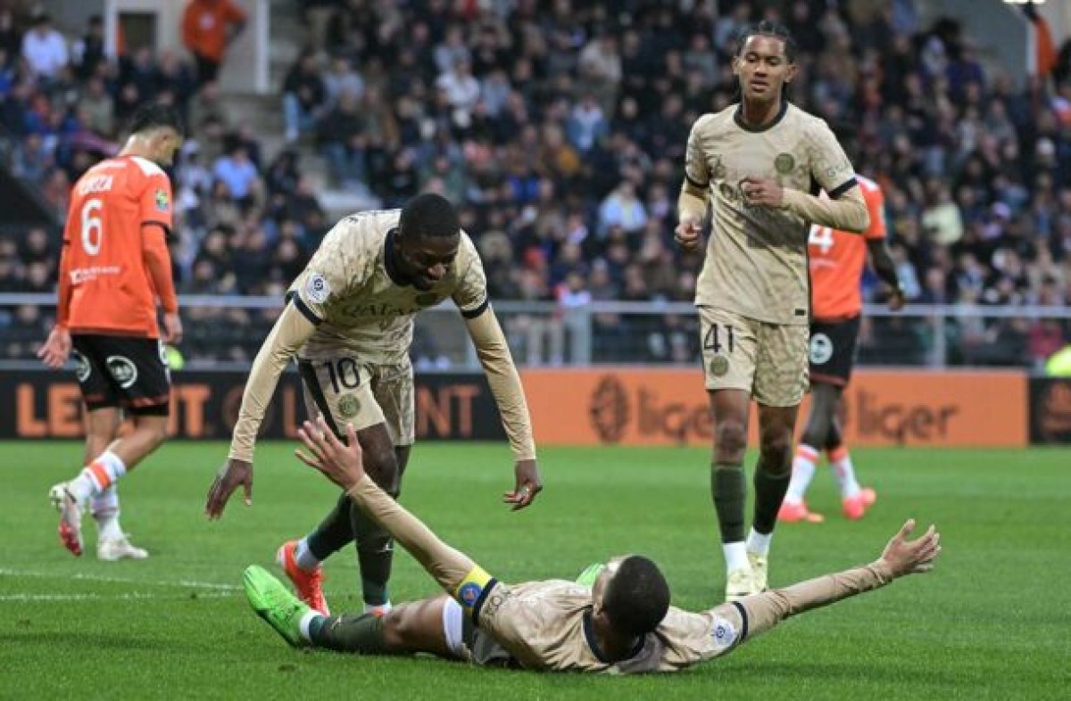 Cada vez mais perto do título, PSG goleia Lorient no Francês