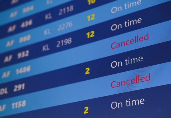 As três principais companhias aéreas nacionais, Latam, Gol e Azul, cancelaram voos no aeroporto de Porto Alegre -  (crédito:  AFP)