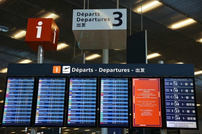 Controladores de voo buscam reajustes 'compatíveis'  -  (crédito: Thomas SAMSON / AFP)