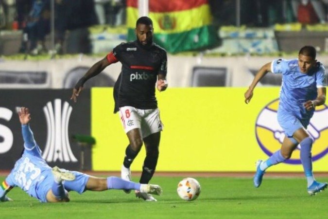 Flamengo não conseguiu superar as adversidades na altitude e perdeu para o Bolivar, em La Paz -  (crédito: - Foto: Reprodução)