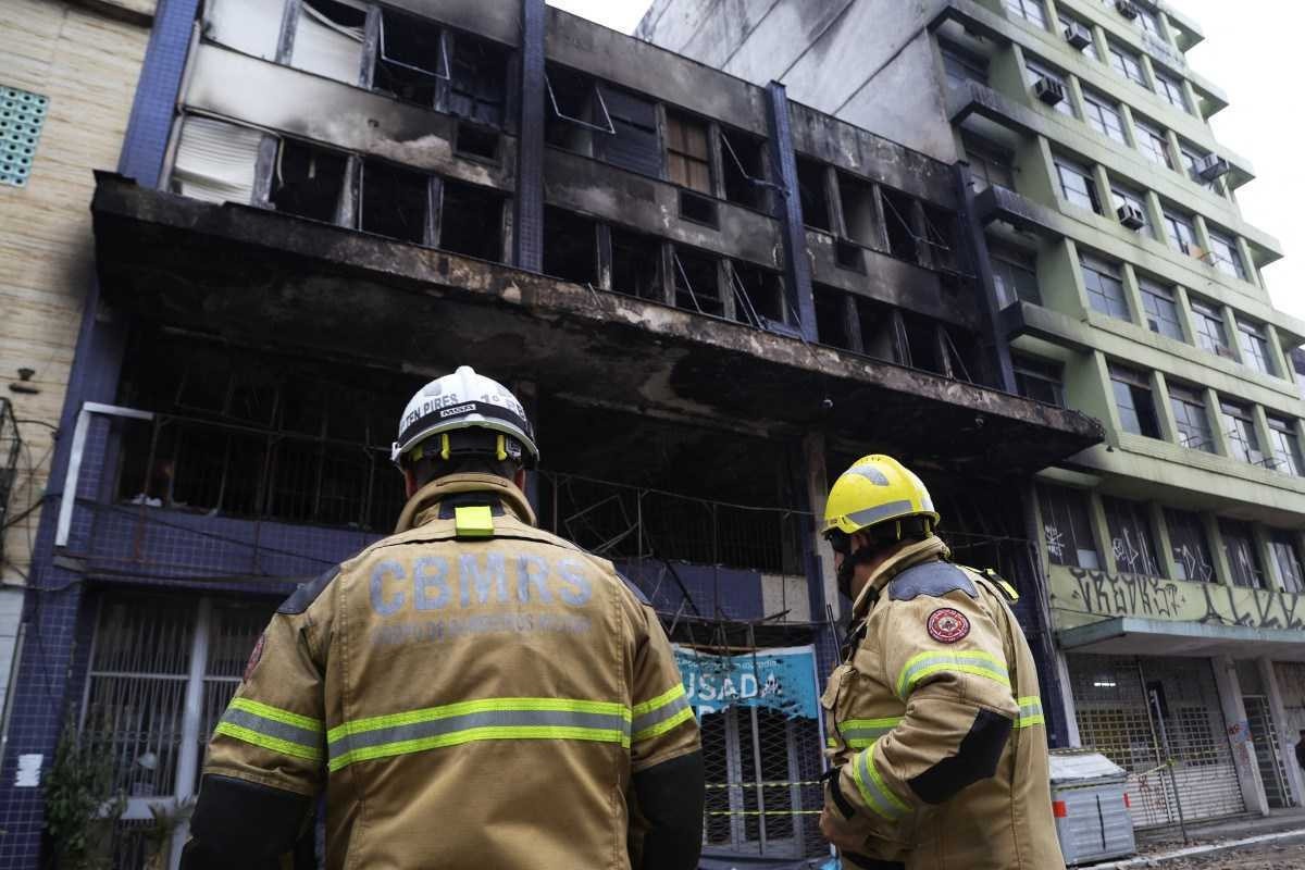 Inquérito apura crime no incêndio que matou 10 em Porto Alegre